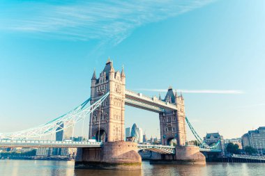 Londra 'daki kule köprüsü