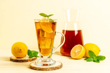 Buz limon çay bardak