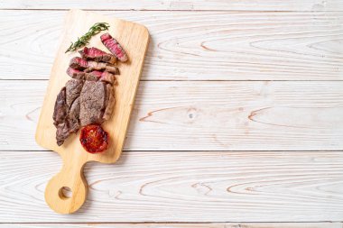 Izgara orta nadir sığır eti biftek