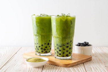 kabarcık ile yeşil çay latte