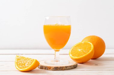 taze portakal suyu cam 