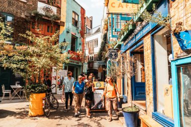 Londra, İngiltere - 27.09.2019. Renkli binaların bir görünümü 