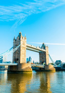 Londra 'daki kule köprüsü