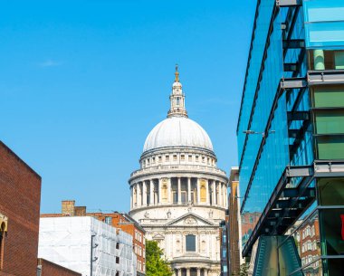 Londra'daki St. Paul Katedrali kilisesi.