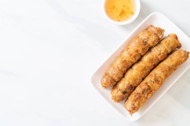 Derin kızarmış Yengeç rulo