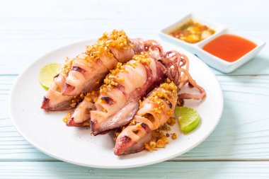 sarımsaklı kızarmış kalamar