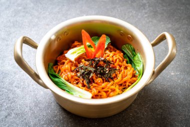 sebze ve kimchi Koreli anlık erişte