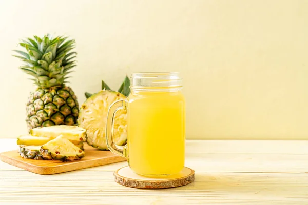 Fresh pineapple juice — Stock Photo, Image