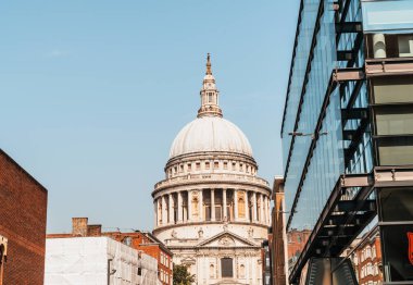 Londra'daki St. Paul Katedrali kilisesi.