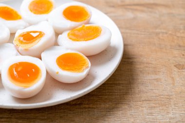 yumuşak haşlanmış yumurta