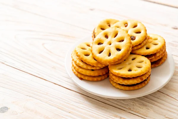Biscuits with pineapple jam — Stock Photo, Image