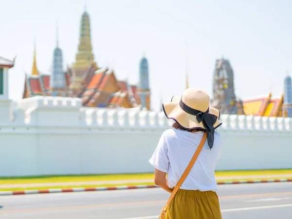 Happy Asian Woman Travel in Thailand — Stock Photo, Image