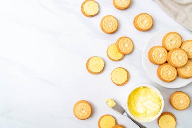 tereyağı krema ile çerezleri