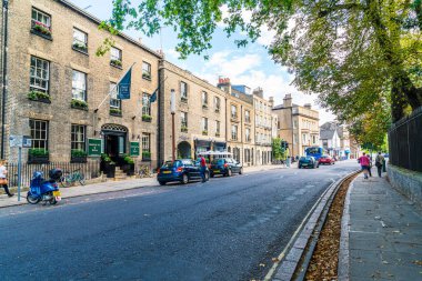 Cambridge, Uk - Ağu 28 2019: Cambridge, İngiltere'de eski sokak. Bu bir.