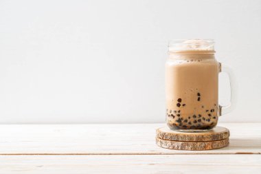 Kabarcıklar ile Tayvan süt çayı