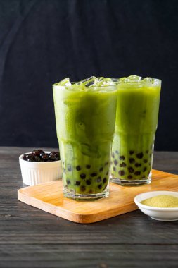 kabarcık ile yeşil çay latte