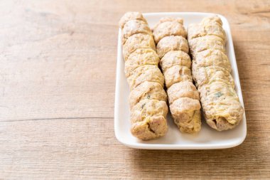 Buharda yengeç et rulo