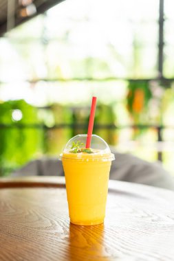 Mango smoothies cam Cafe 