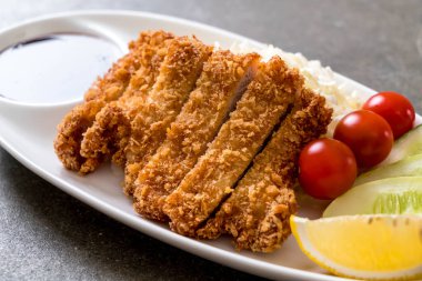 Japon derin kızarmış domuz pirzola (tonkatsu kümesi)