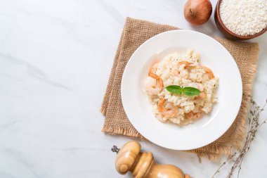 karides ile İtalyan risotto