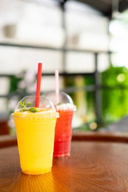 Mango smoothies cam Cafe 