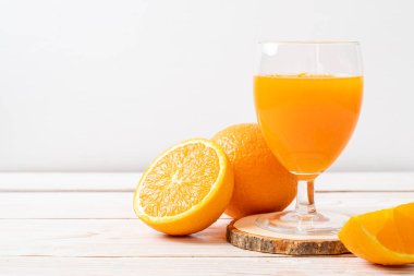 taze portakal suyu cam 