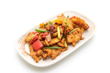 Cevizli kızarmış tavuk. 