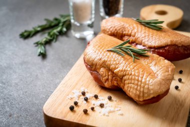 taze çiğ duck meme