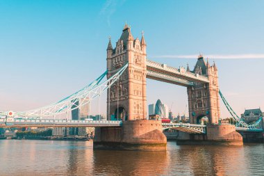 Londra 'daki kule köprüsü