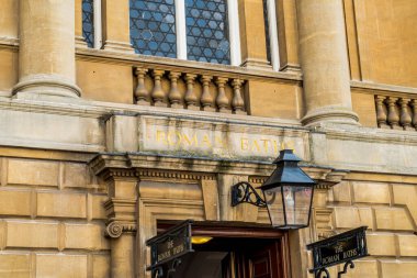 Bath, İngiltere 'deki Roma hamamlarının işareti.