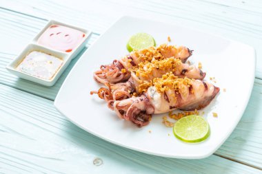 sarımsaklı kızarmış kalamar