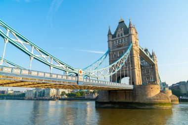 Londra 'daki kule köprüsü
