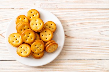 ananas reçel ile bisküvi