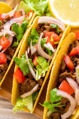 et ve sebze ile tacos 