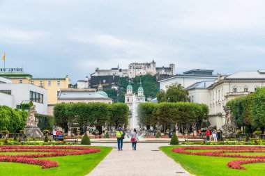 Salzburg, Avusturya - 30 Ağustos 2018: Mir yürüyüş turist