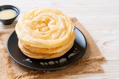 Kızarmış gevrek roti hamur