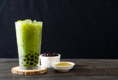 kabarcık ile yeşil çay latte