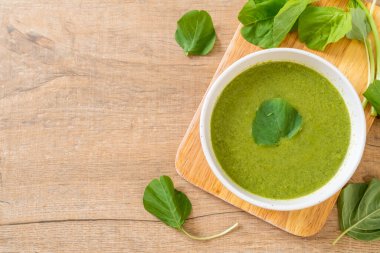 Ispanak çorba kasesi