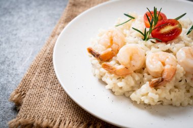karides ile İtalyan risotto