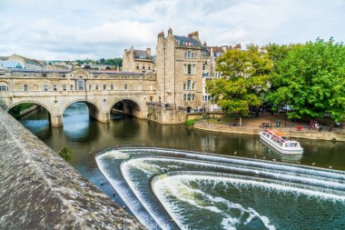 Görünüm pulteney Köprüsü river avon Bath, İngiltere