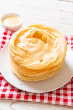 Kızarmış gevrek roti hamur