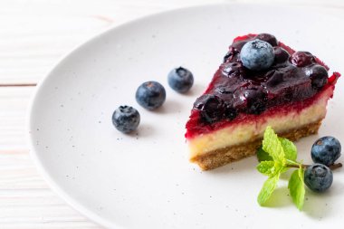 yaban mersini peynirli kek