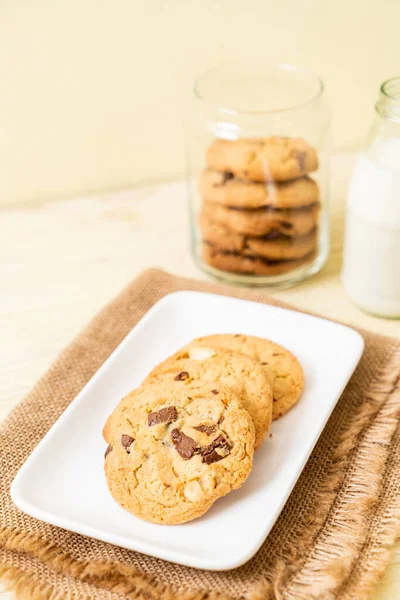 Biscotti con gocce di cioccolato — Foto Stock