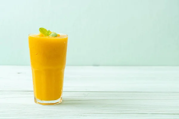 Smoothies mango świeże — Zdjęcie stockowe