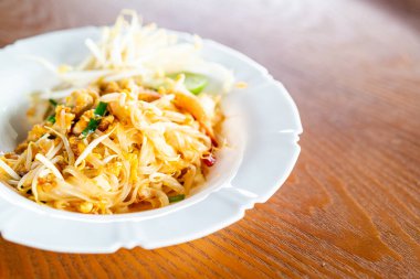 Tay tarzı noodle, pad Tay