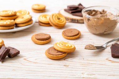 krem çikolata kurabiye