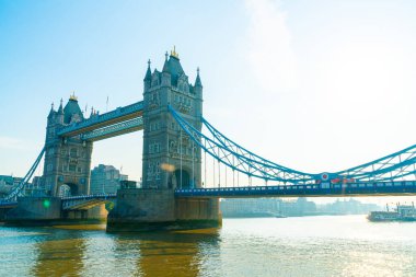 Londra 'daki kule köprüsü