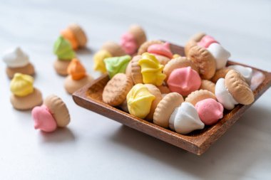 renkli şeker ile bisküvi ekmek