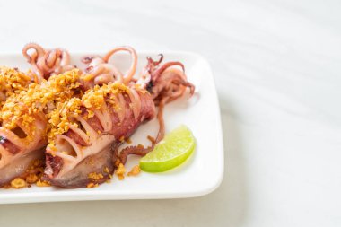 sarımsaklı kızarmış kalamar