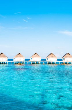 Plaj ile güzel tropikal Maldivler tatil oteli ve ada